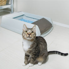 Load image into Gallery viewer, ScoopFree® Original Self-Cleaning Litter Box
